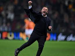 Galatasaray, Okan Buruk'a imza töreni düzenlendi!